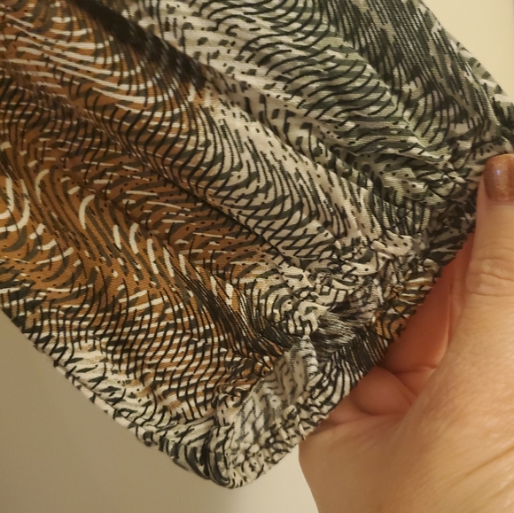 Women's VNeck 3/4 sleeve blouse - Picture 3 of 4